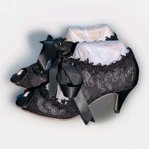 Ethereal Noir Lace Kitten Heels Size 6 Romantic Whimsigoth Peep Toe Ribbon Tie